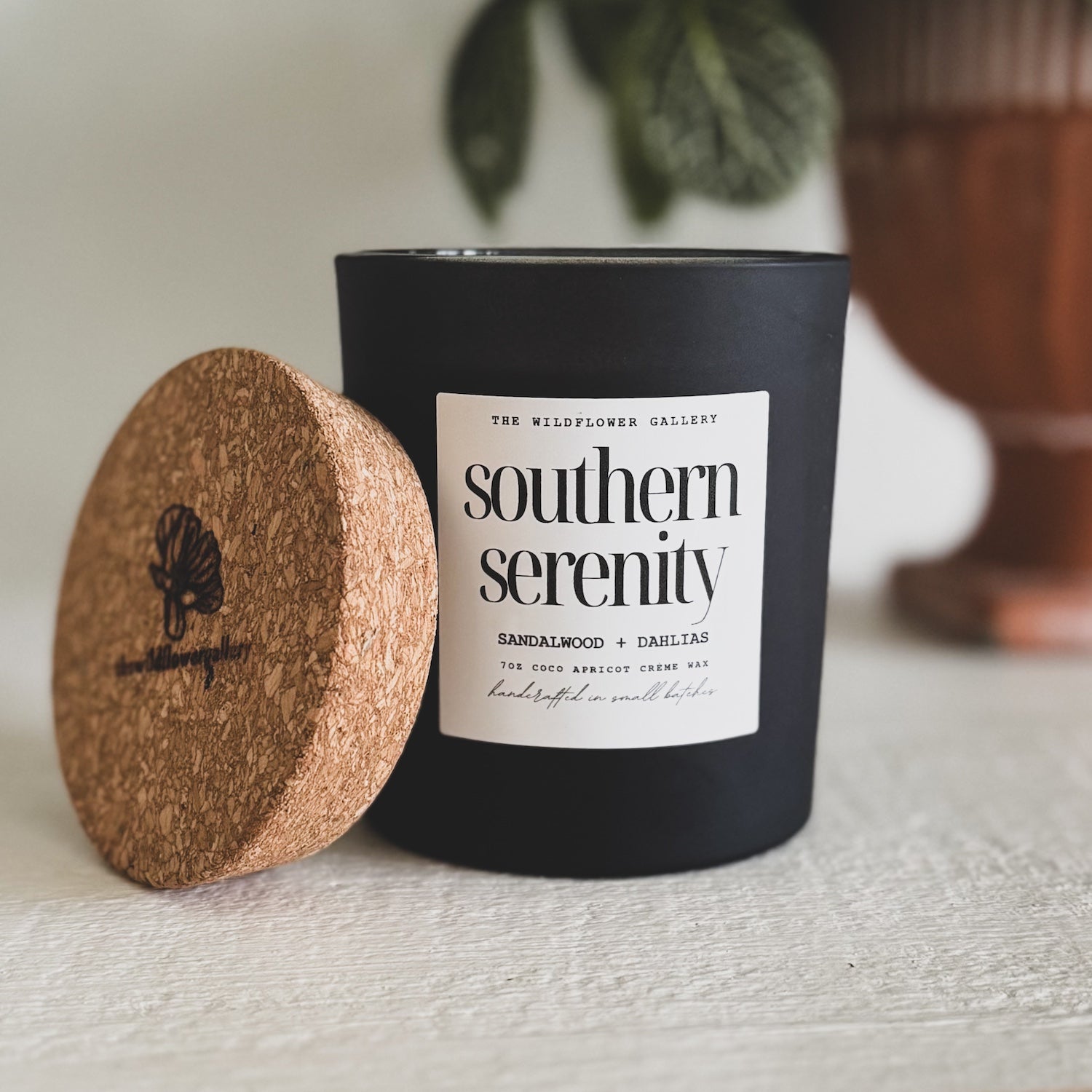 sandalwood dahlia luxury candle